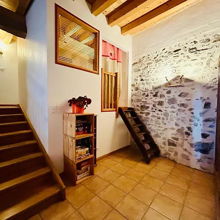Au Pied Du Chateau- Parking Wifi Jardin - Clg Savoie