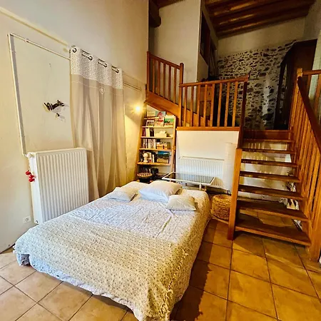 Au Pied Du Chateau- Parking Wifi Jardin - Clg Savoie Appartement Freterive