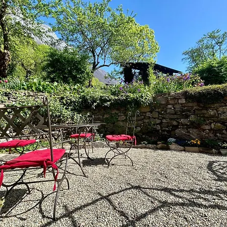 Appartement Au Pied Du Chateau- Parking Wifi Jardin - Clg Savoie Freterive