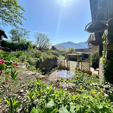 Au Pied Du Chateau- Parking Wifi Jardin - Clg Savoie *